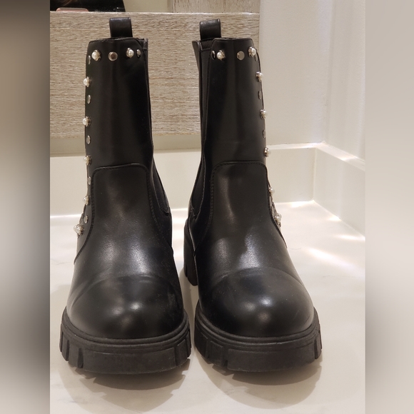 Olivia Miller combat ankle boots - Picture 3 of 7